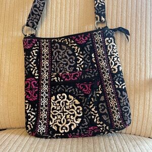 Vera Bradley Hipster in Canterberry Magenta